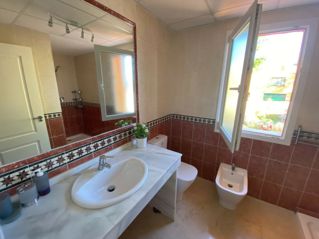 Townhouse Cabopino Málaga - image 15