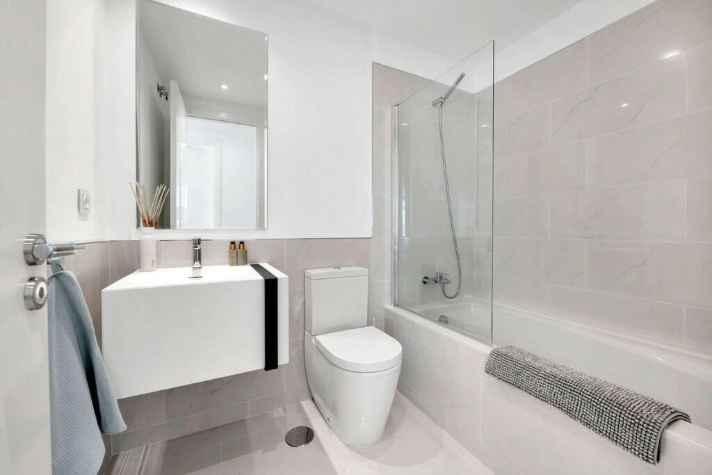 Middle Floor Apartment Estepona Málaga - image 15