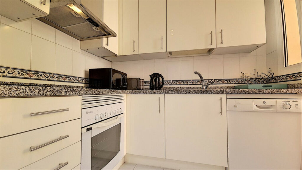 Penthouse Manilva Málaga - image 15