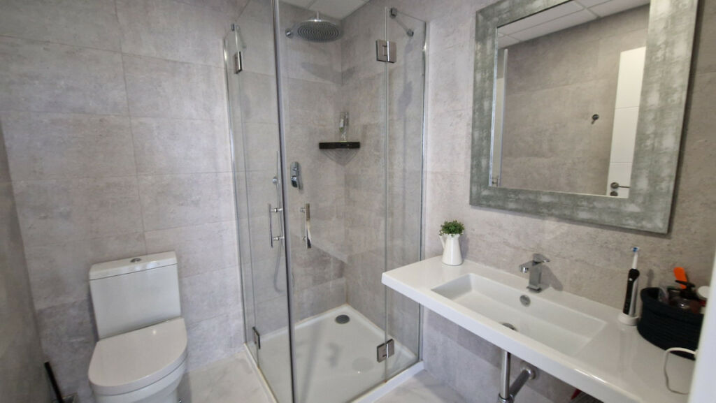 Middle Floor Apartment Estepona Málaga - image 15