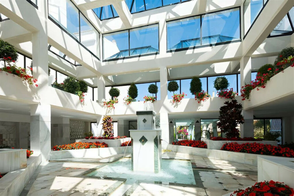 Middle Floor Apartment Puerto Banús Málaga - image 15