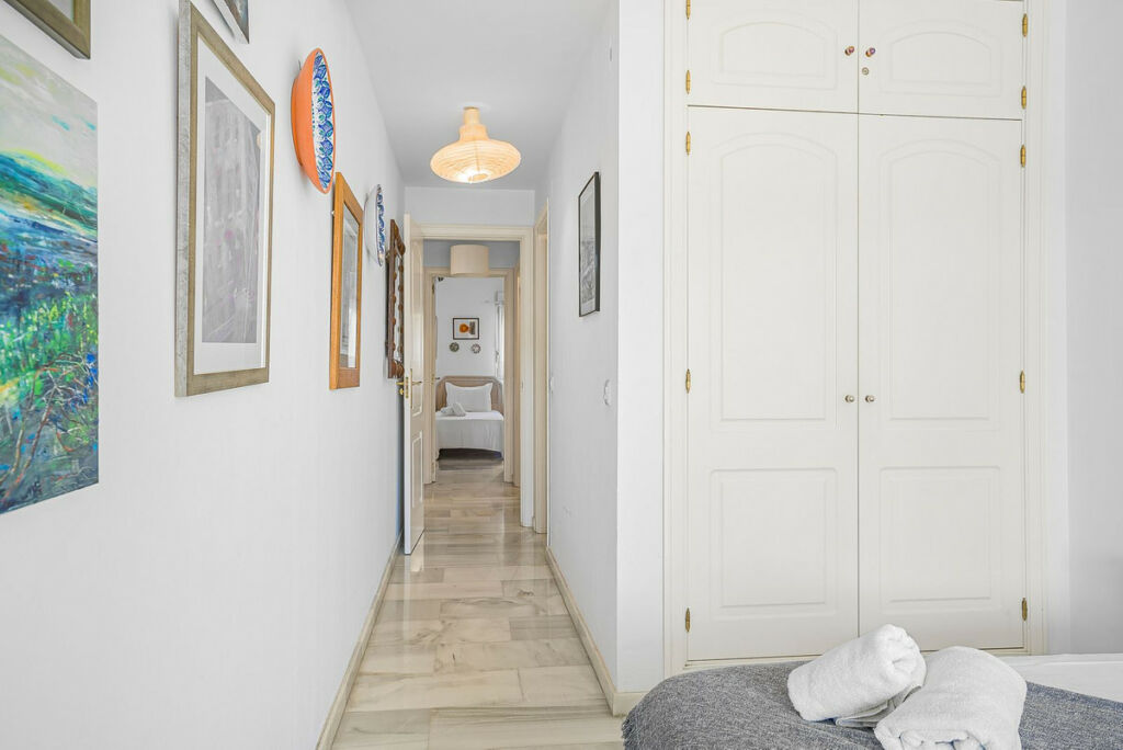 Middle Floor Apartment Calahonda Málaga - image 15
