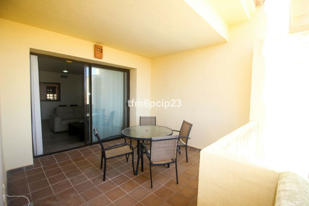 Middle Floor Apartment La Duquesa Málaga - image 15