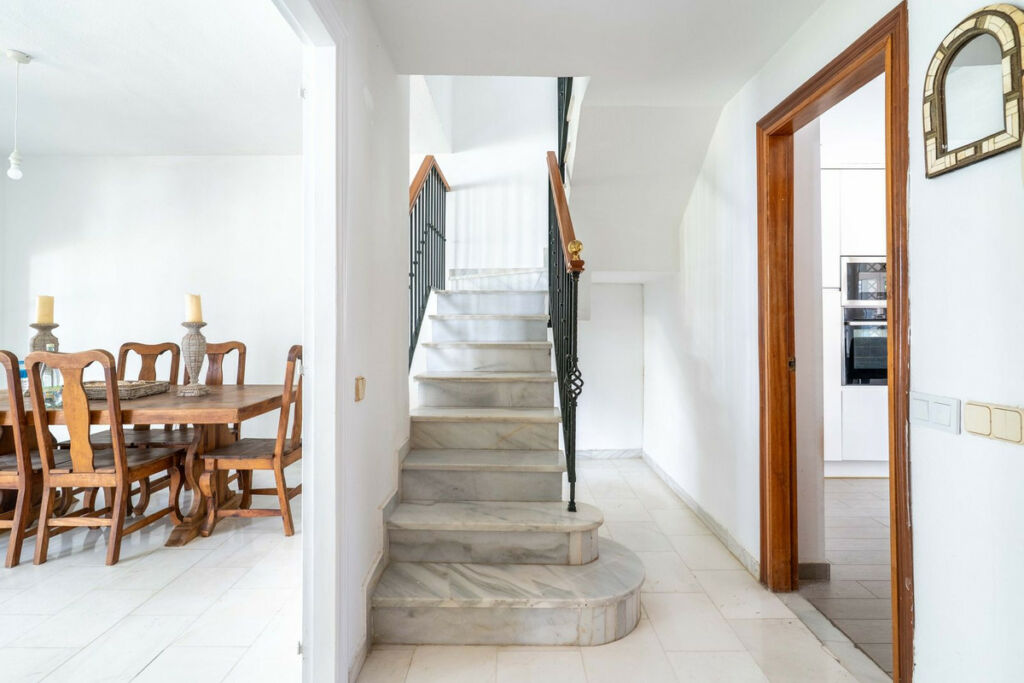 Townhouse Nueva Andalucía Málaga - image 15