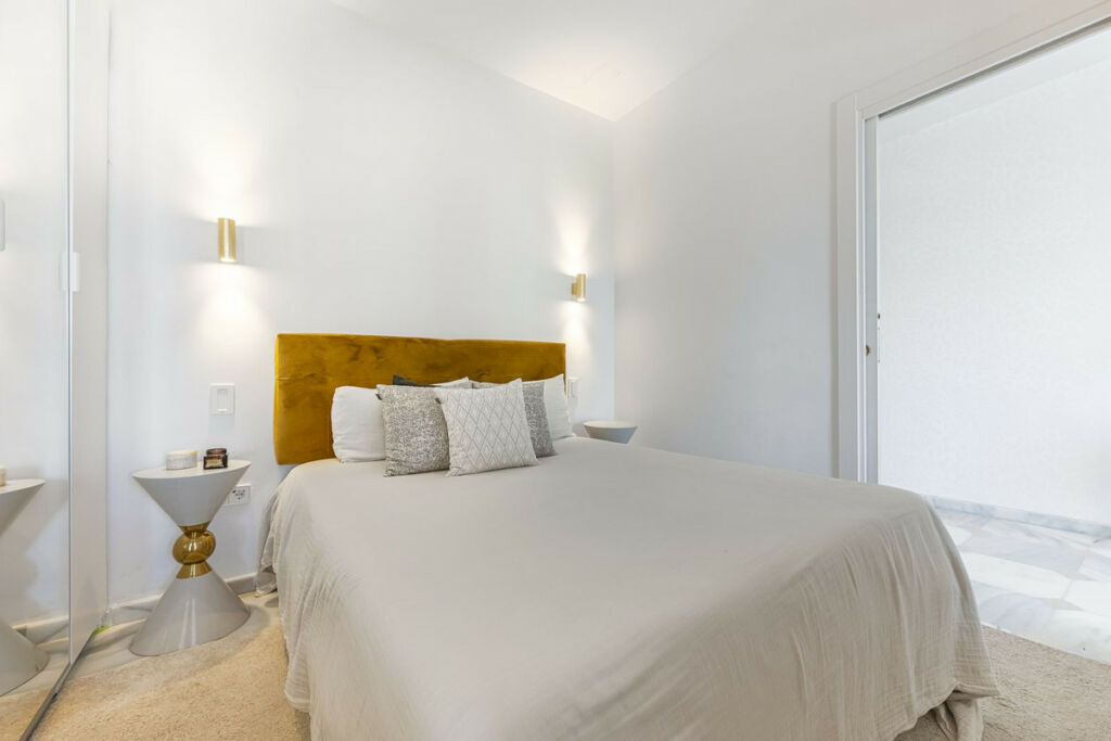 Top Floor Apartment Puerto Banús Málaga - image 15