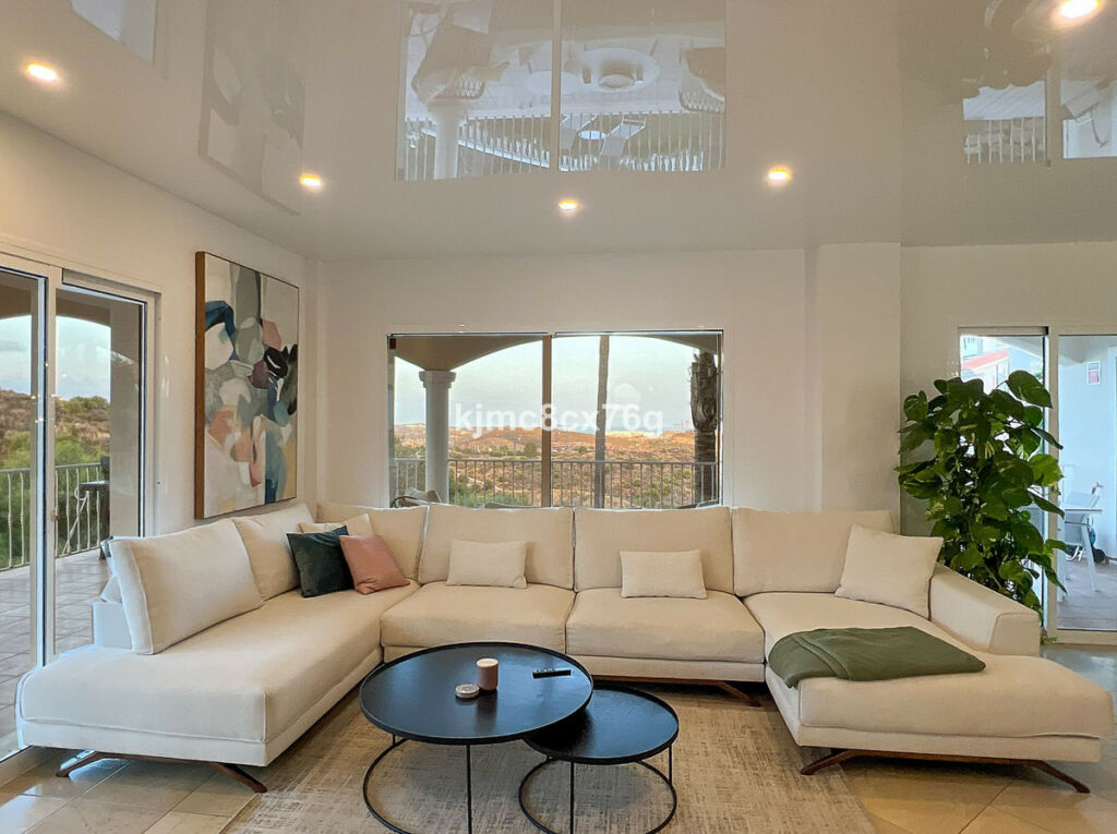 Detached Villa Riviera del Sol Málaga - image 15
