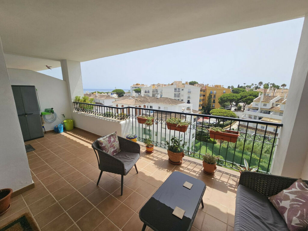 Middle Floor Apartment Calahonda Málaga - image 15