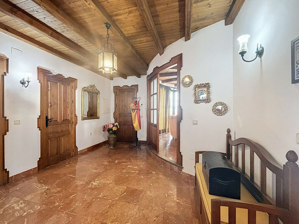 Detached Villa La Viñuela Málaga - image 15