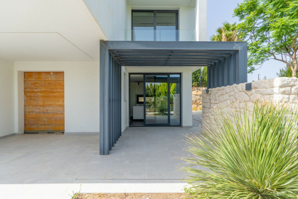 Detached Villa New Golden Mile Málaga - image 6