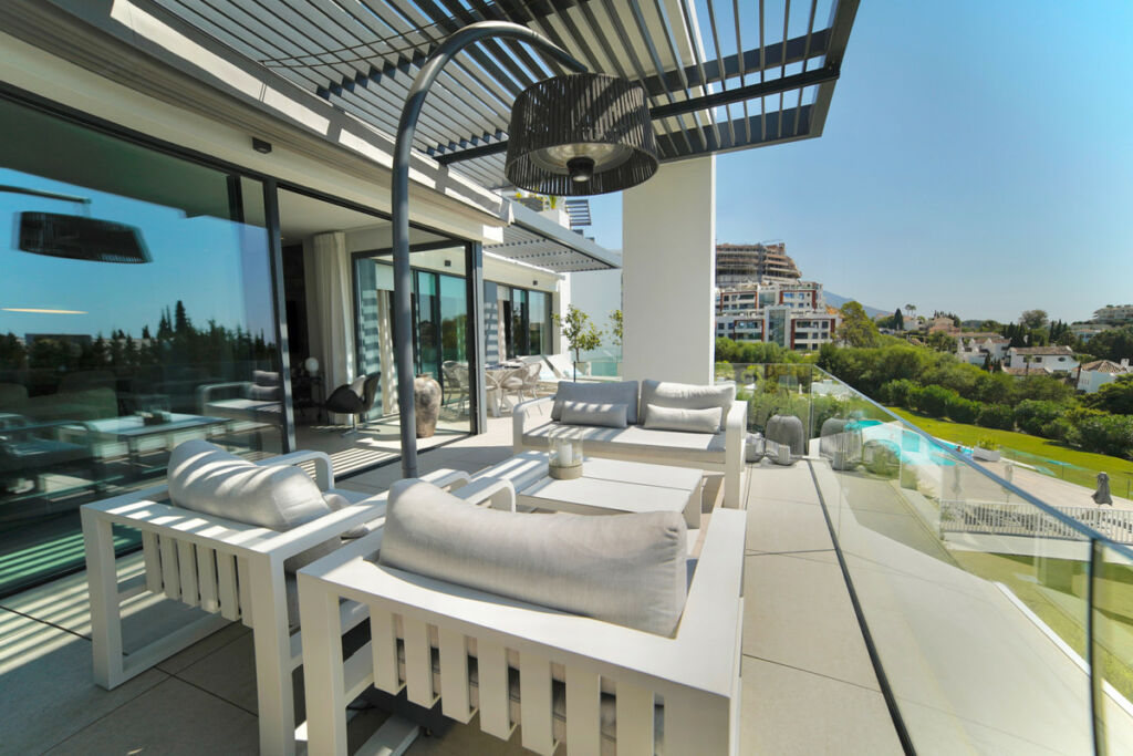 Middle Floor Apartment La Quinta Málaga - image 15