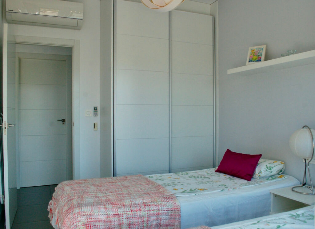 Bungalow Mil Palmeras Alicante - image 15