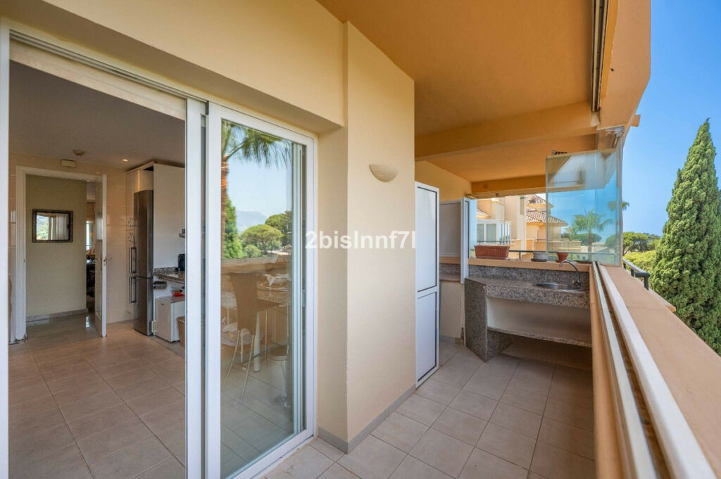 Middle Floor Apartment Elviria Málaga - image 15