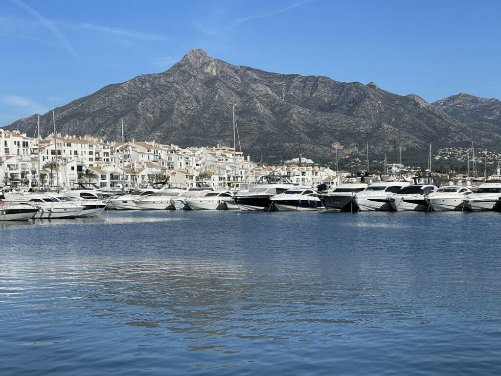 Top Floor Apartment Puerto Banús Málaga - image 19