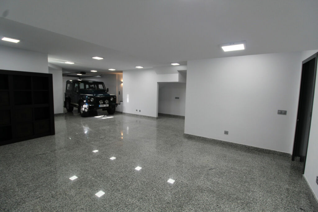 Detached Villa Nueva Andalucía Málaga - image 14