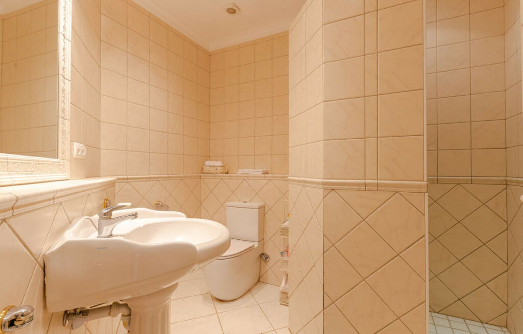 Detached Villa Benahavís Málaga - image 15