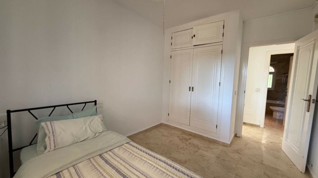 Detached Villa Las Ramblas Golf Alicante - image 15