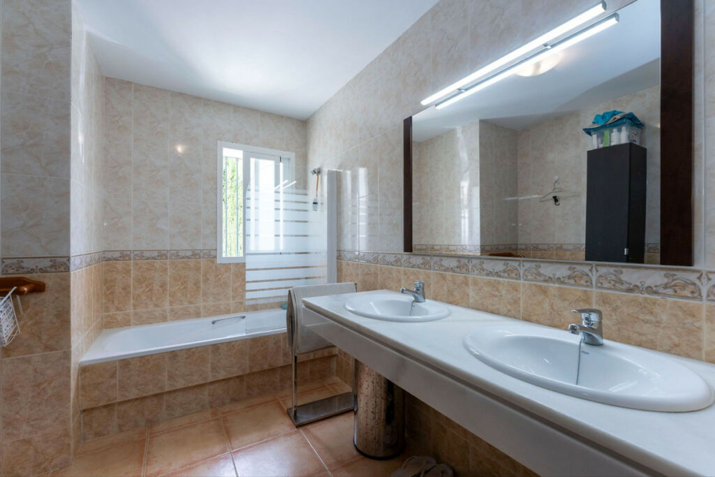 Detached Villa Coín Málaga - image 15