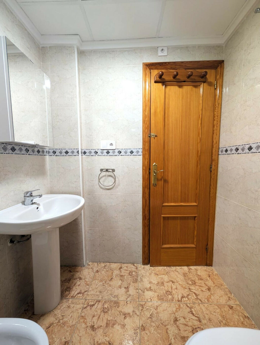Middle Floor Apartment Torrevieja Alicante - image 15