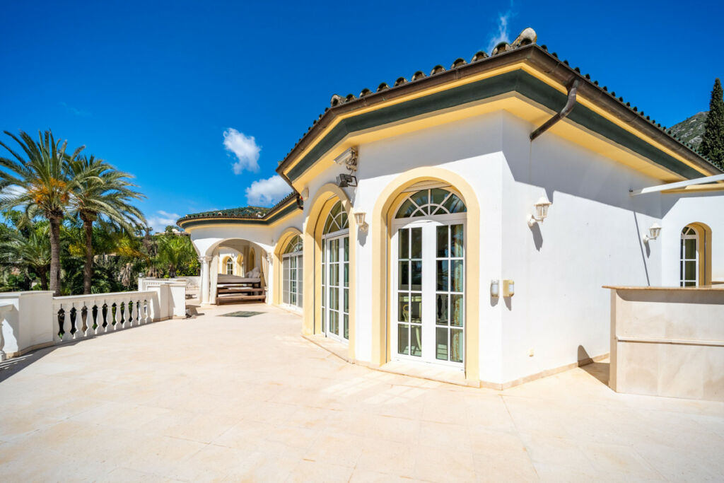 Detached Villa The Golden Mile Málaga - image 15