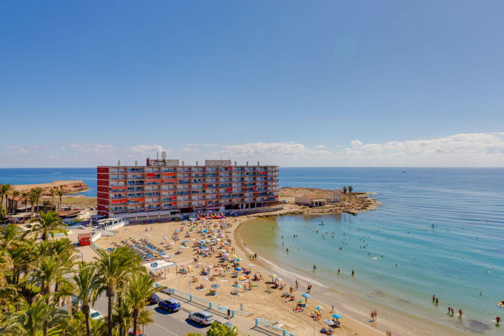 Middle Floor Apartment Torrevieja Alicante - image 15