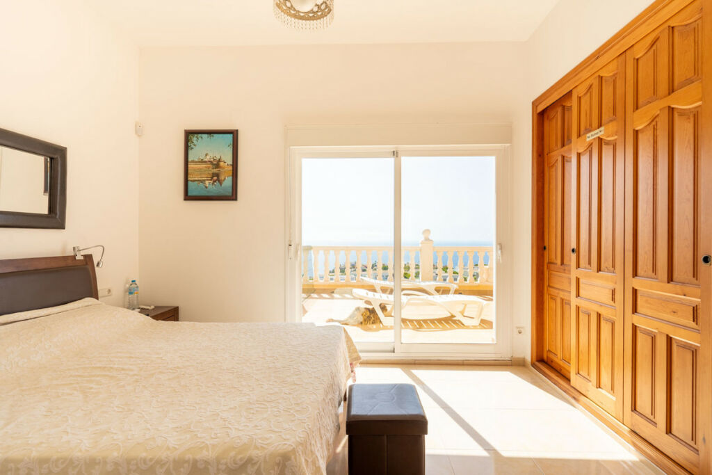 Detached Villa Benitachell Alicante - image 15