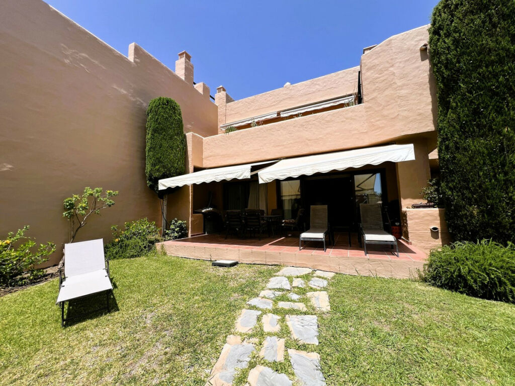 Ground Floor Apartment El Paraiso Málaga - image 15
