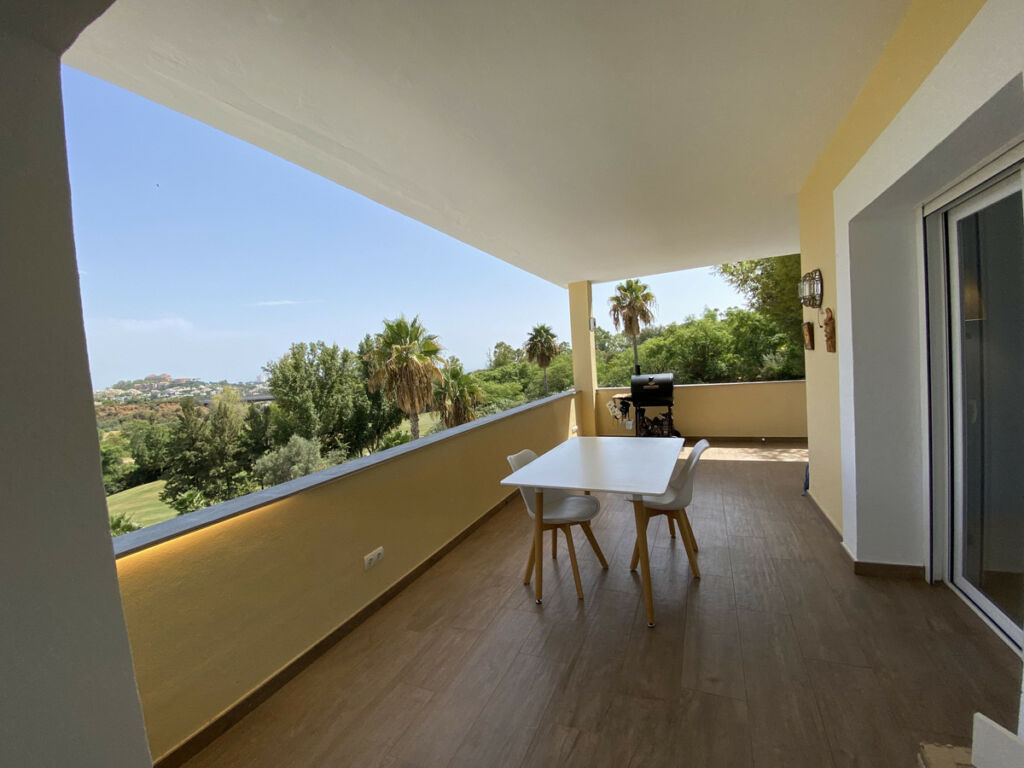 Middle Floor Apartment La Quinta Málaga - image 15
