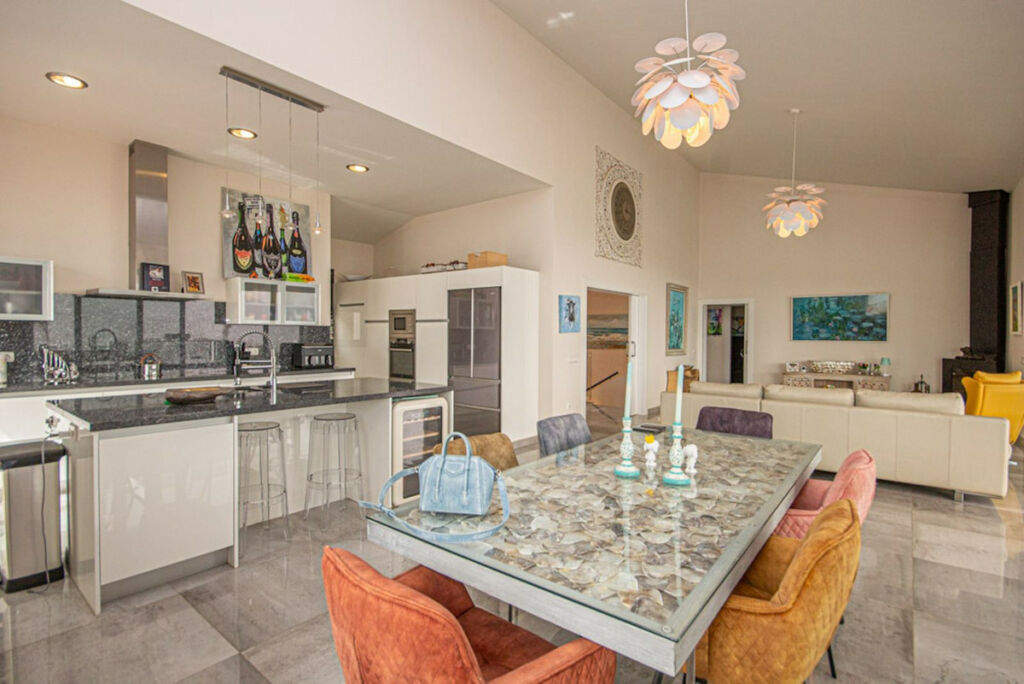 Detached Villa La Mairena Málaga - image 16