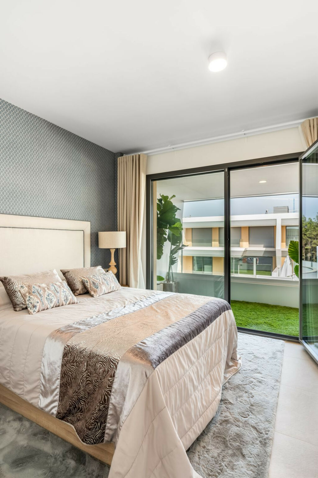 Townhouse El Chaparral Málaga - image 17