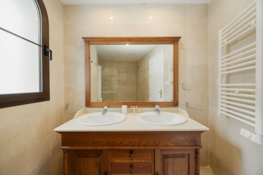 Middle Floor Apartment Los Arqueros Málaga - image 15