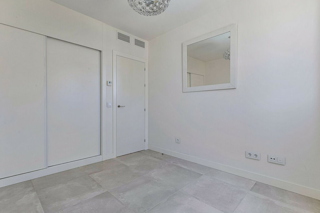 Middle Floor Apartment Fuengirola Málaga - image 15