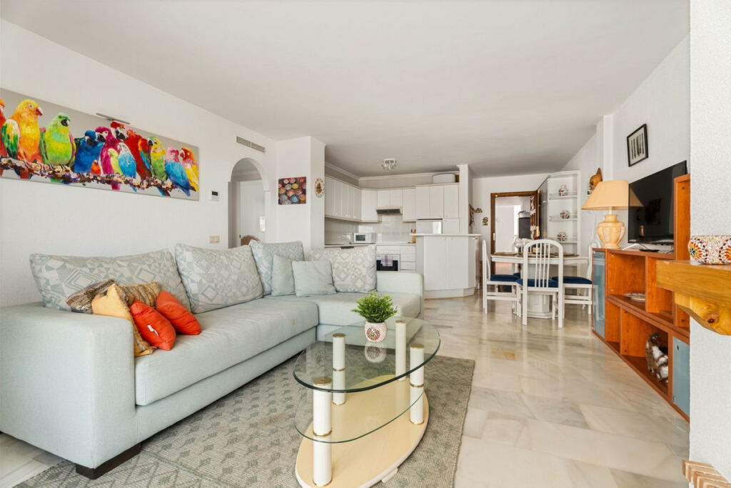 Middle Floor Apartment Riviera del Sol Málaga - image 15