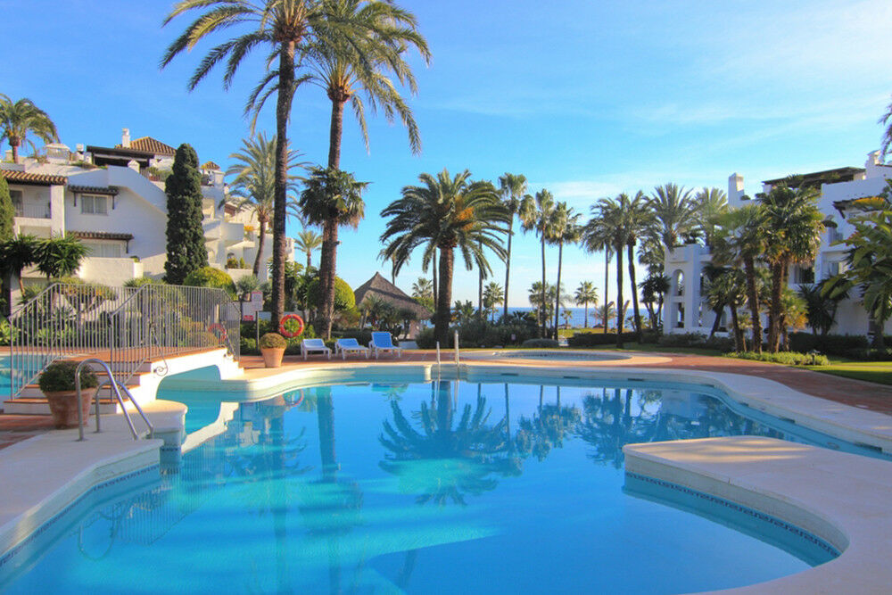 Middle Floor Apartment Estepona Málaga - image 15