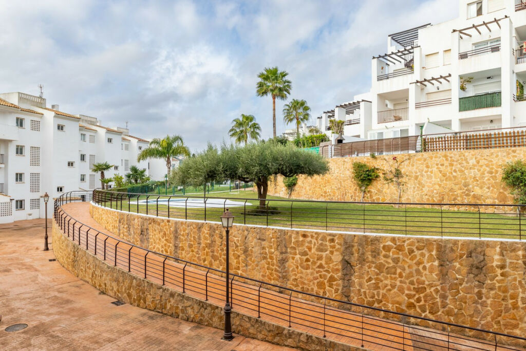 Middle Floor Apartment Manilva Málaga - image 15