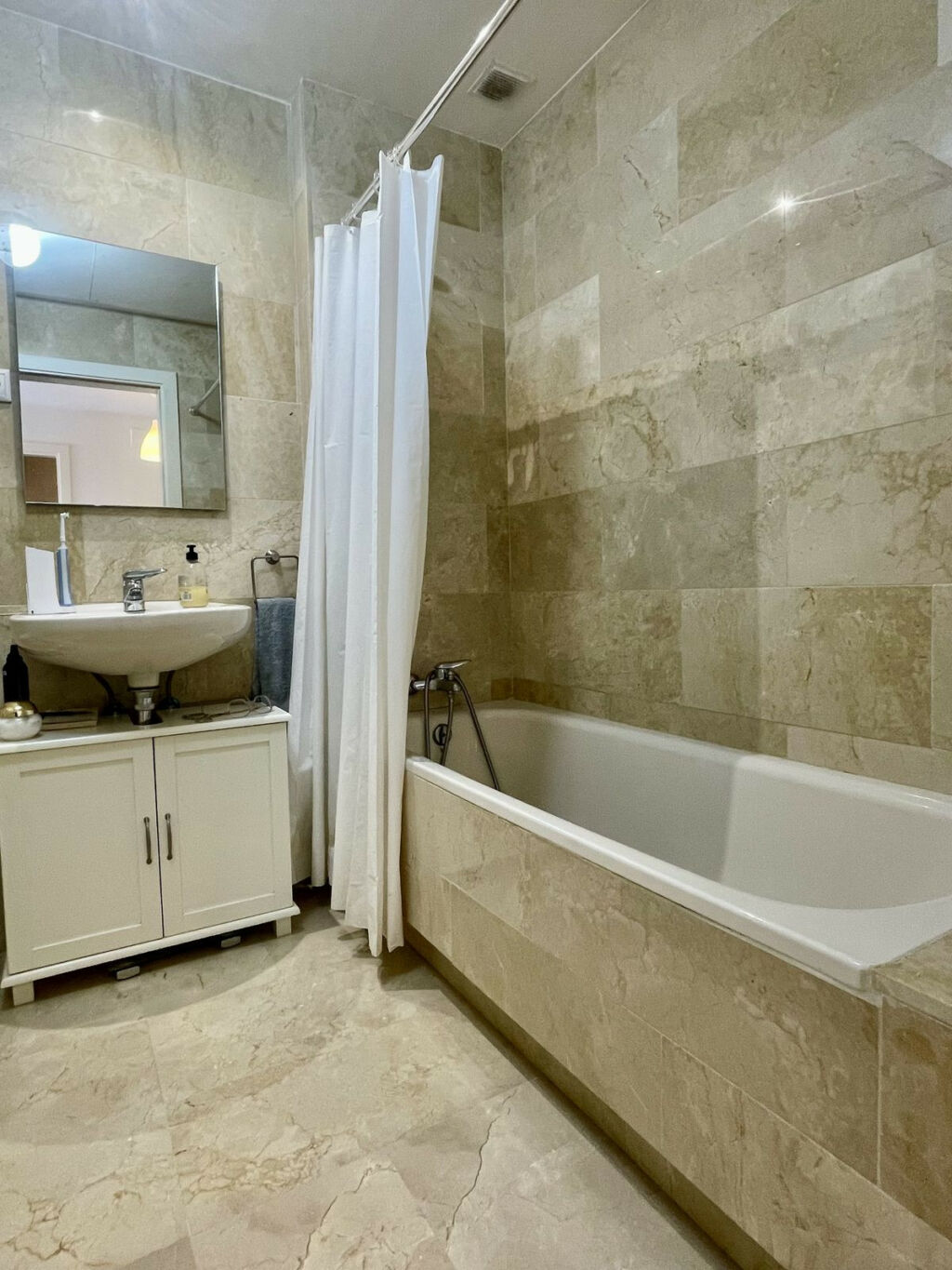 Penthouse Manilva Málaga - image 15