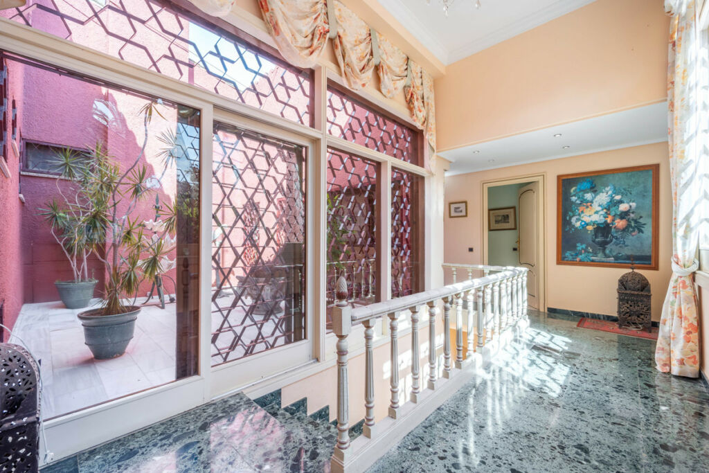 Detached Villa Estepona Málaga - image 15
