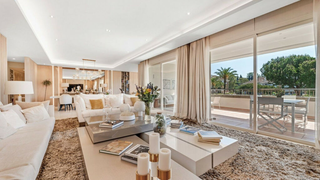 Middle Floor Apartment The Golden Mile Málaga - image 15