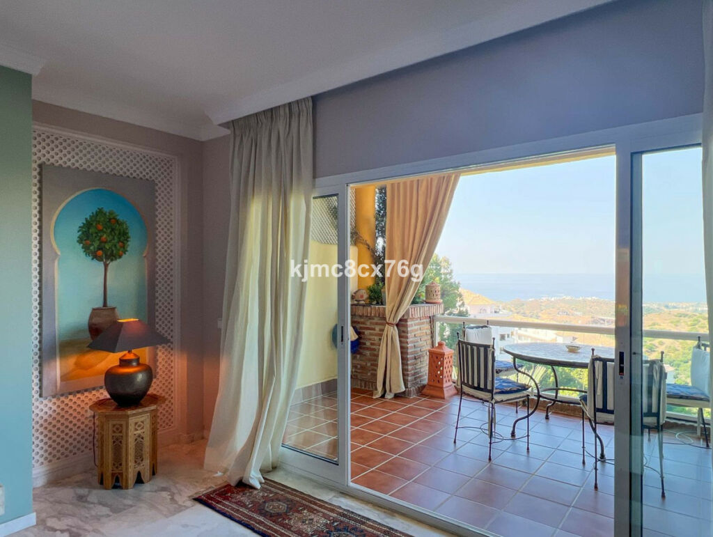 Penthouse Calahonda Málaga - image 15