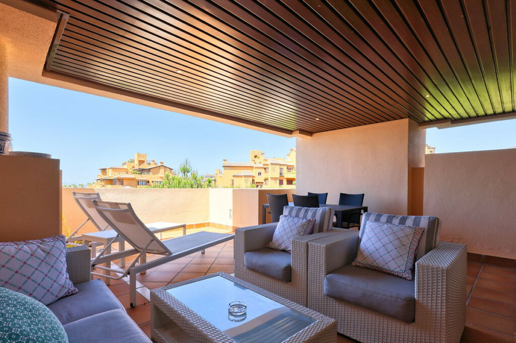 Middle Floor Apartment Estepona Málaga - image 15