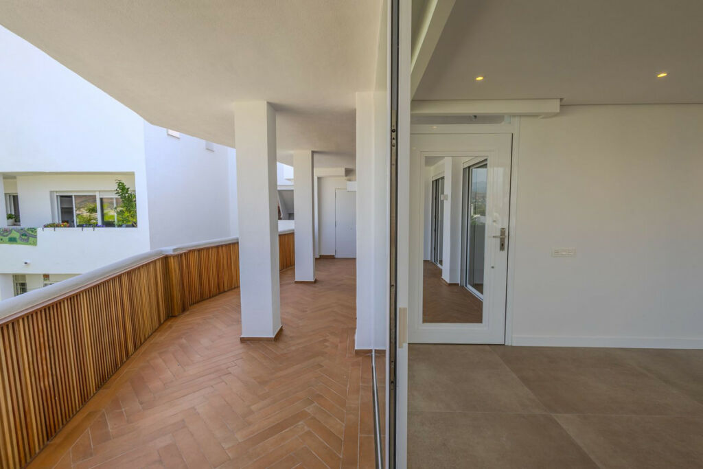 Middle Floor Apartment Nueva Andalucía Málaga - image 15