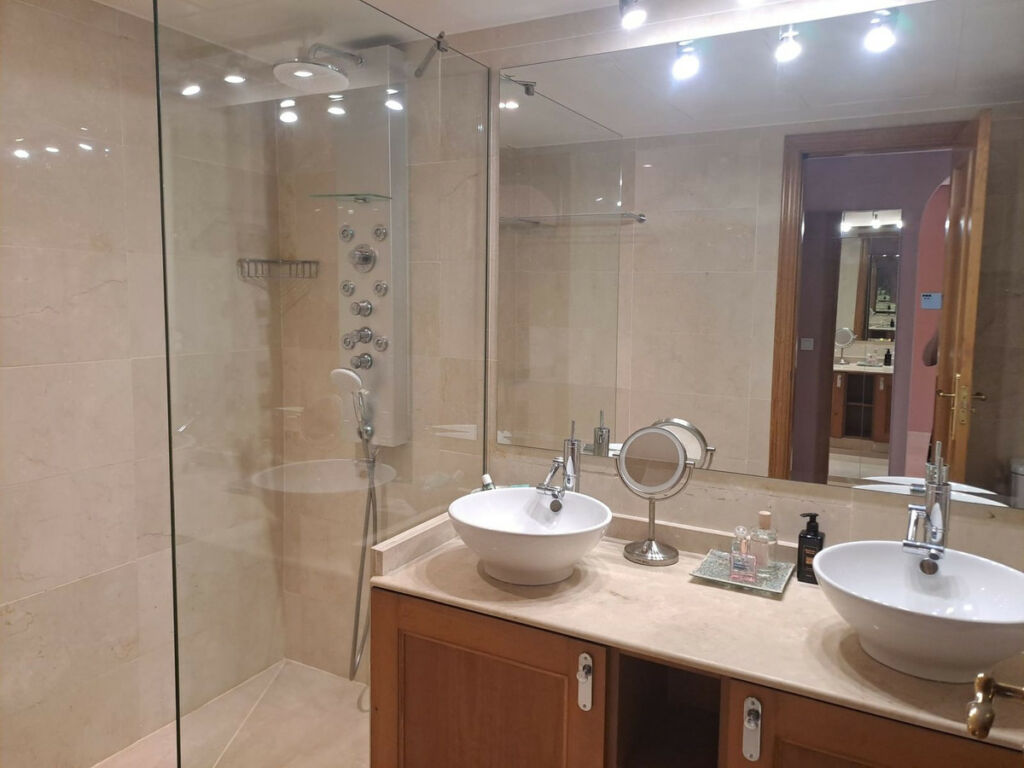 Middle Floor Apartment Benahavís Málaga - image 16