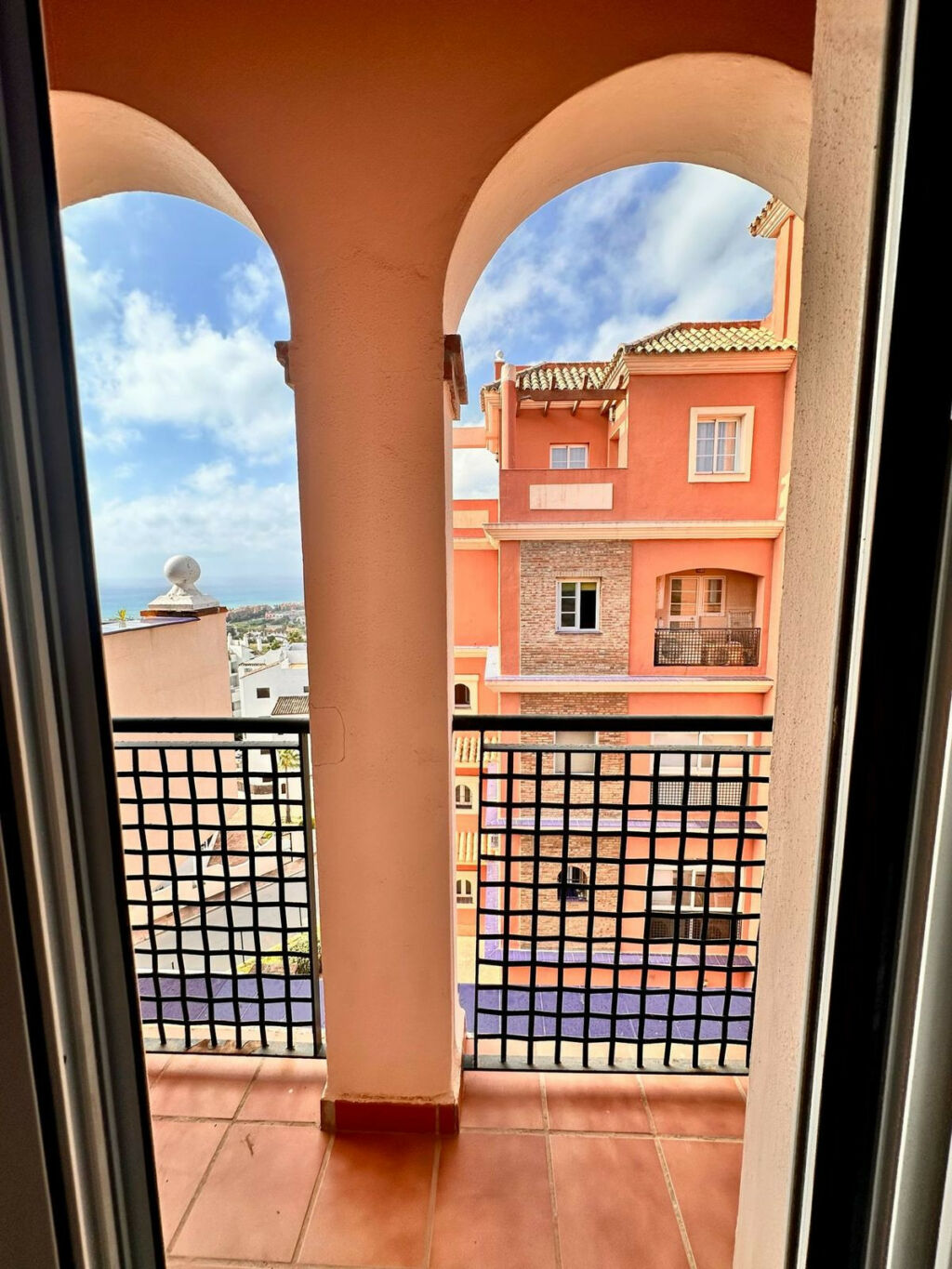 Middle Floor Apartment La Duquesa Málaga - image 16