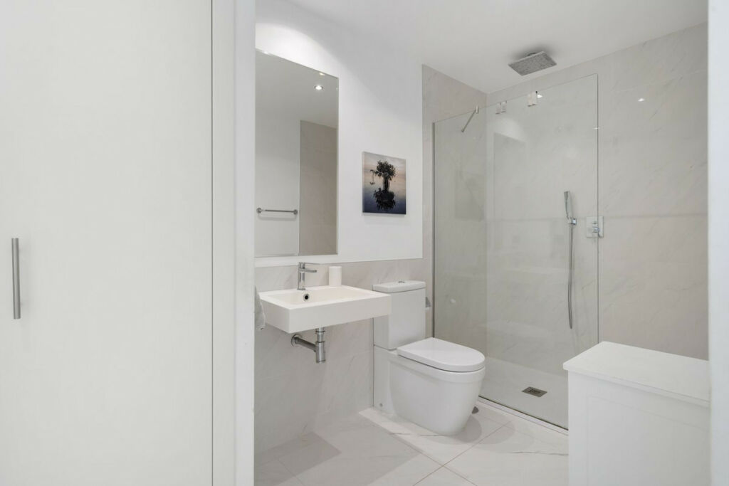 Middle Floor Apartment Estepona Málaga - image 16