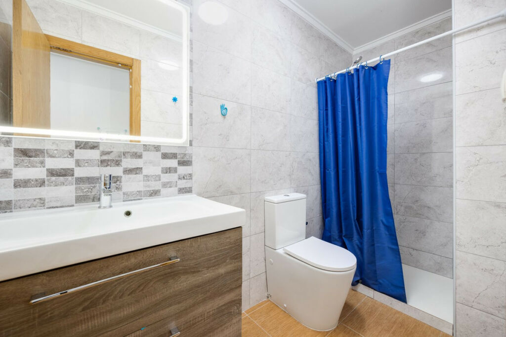 Middle Floor Apartment Torrevieja Alicante - image 16