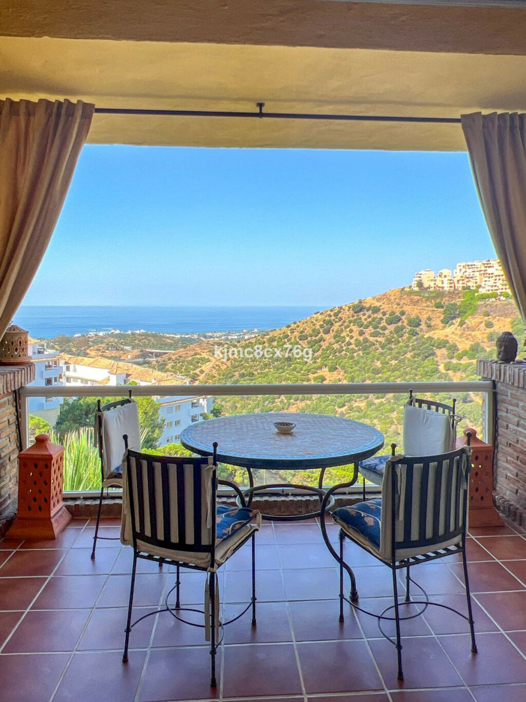Penthouse Calahonda Málaga - image 16