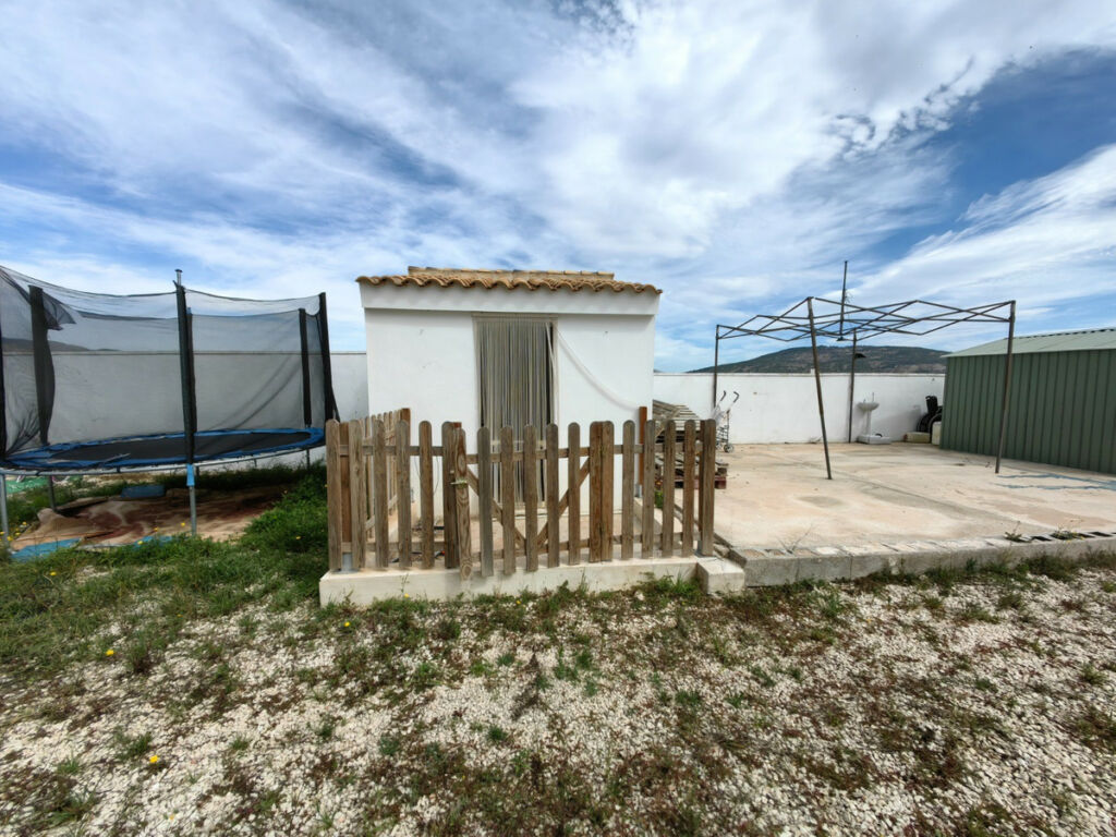 Detached Villa Pinoso Alicante - image 16
