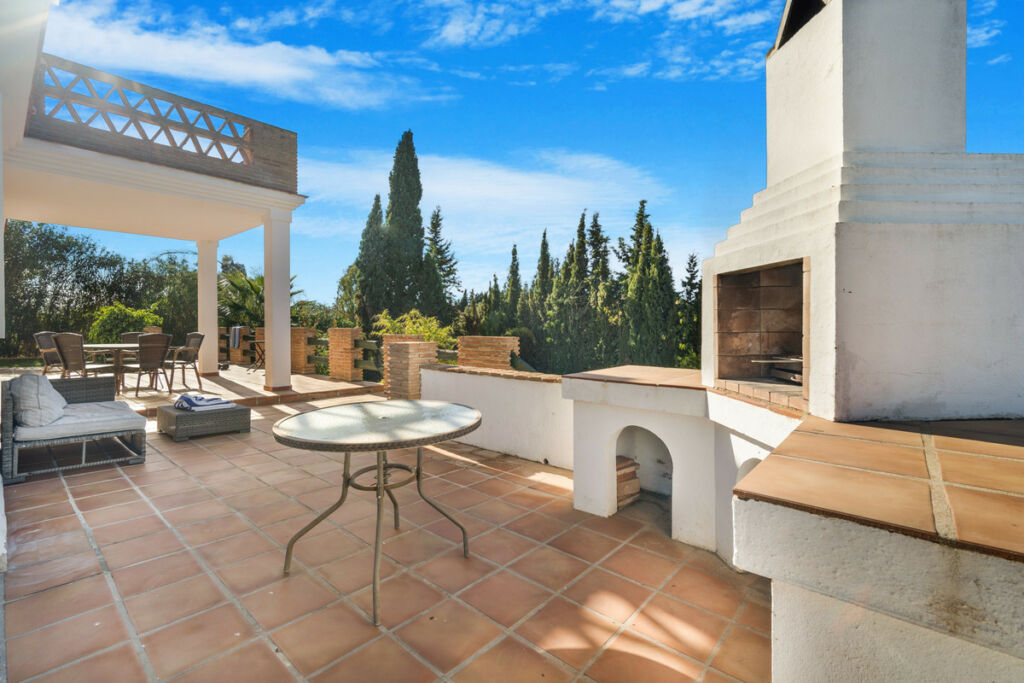 Detached Villa Elviria Málaga - image 16