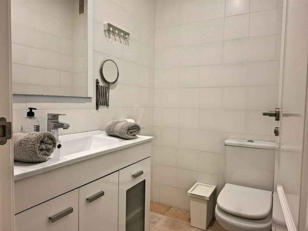 Middle Floor Apartment Fuengirola Málaga - image 17