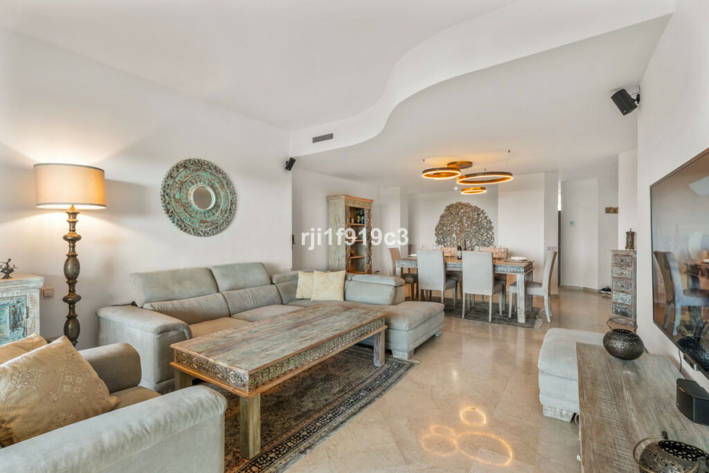 Middle Floor Apartment Elviria Málaga - image 16