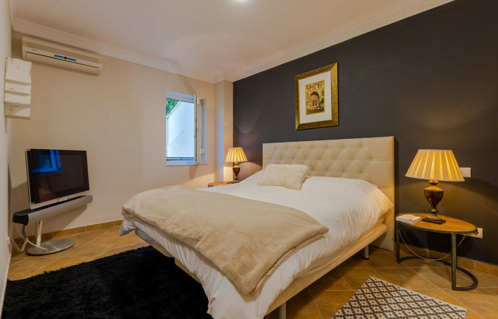 Detached Villa Benahavís Málaga - image 16